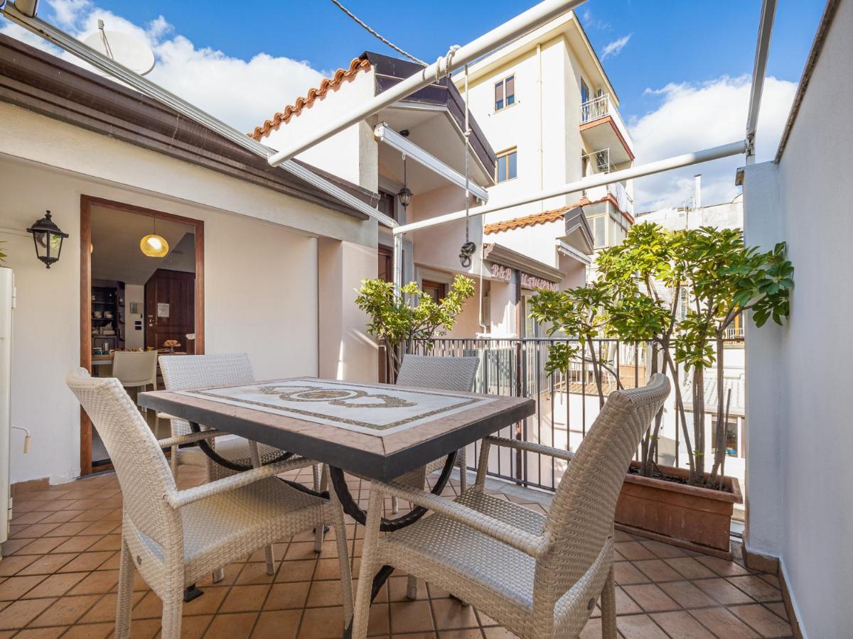 Il Tulipano - Appartamento Al Centro Di Vico Equense Exterior foto